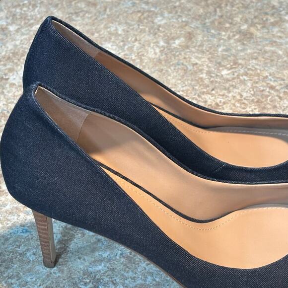 BCBG Generation Levonne Dark Blue Denim Pointed Toe Leather Sole Heels Size 10 - Picture 5 of 9